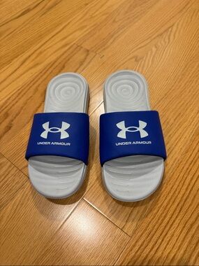Under Armour youth 6 slides
